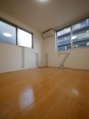 南区高根町戸建の居間・リビング