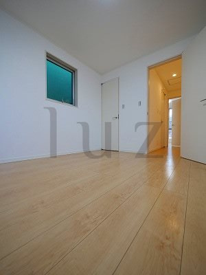 南区高根町戸建の寝室