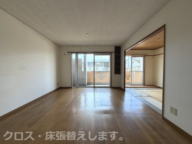 とまとはうすの居間・リビング|クロス・床全面張替予定です