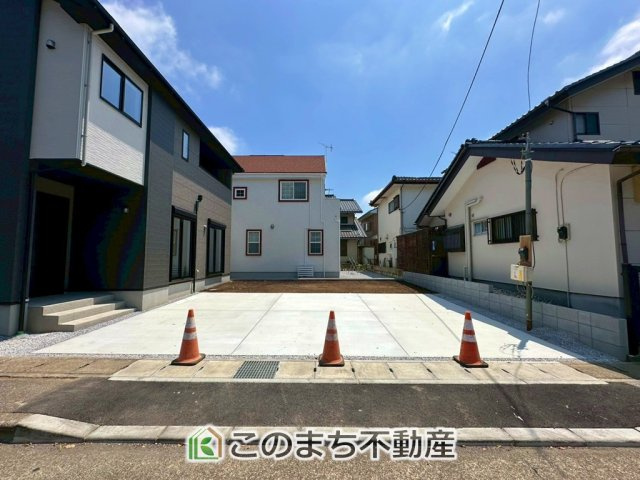 リガーレ宇都宮市江曽島町16期の駐車場|お車並列３台分ご用意しております♪
