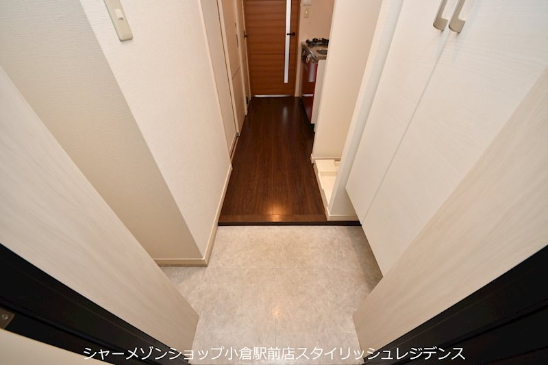 A&E Glanzの玄関