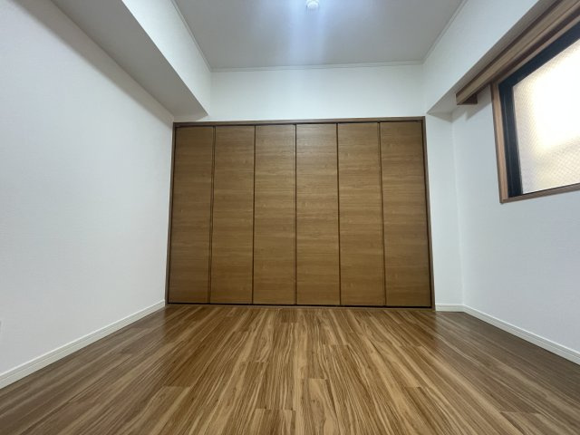 ステイツ天神東の洋室|寝室や書斎のお部屋によさそうです☆