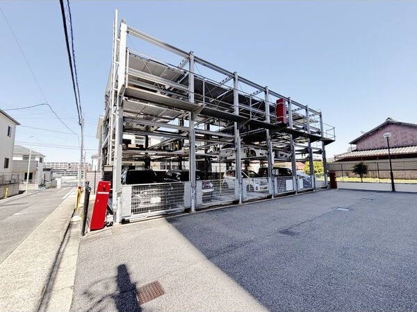 カレント茶屋が坂の駐車場