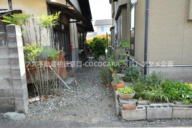 南アルプス市鮎沢の売地のその他|西側境界（北より撮影）