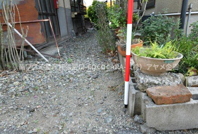 南アルプス市鮎沢の売地のその他|西側境界（北より撮影）