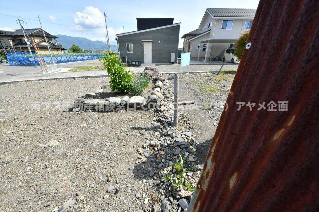 南アルプス市鮎沢の売地のその他|東側境界部分（北より撮影）