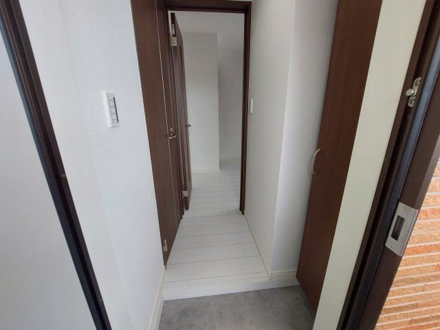 【玄関】 | サザンスカイ海老名 | 下駄箱もある使いやすい玄関