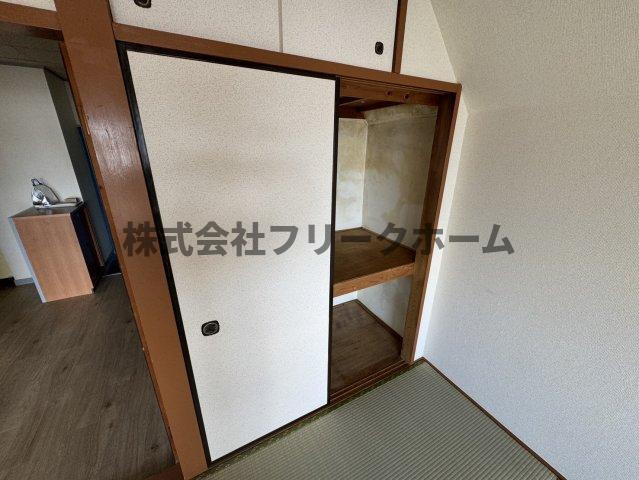 三鷹市牟礼６丁目の賃貸マンションの収納