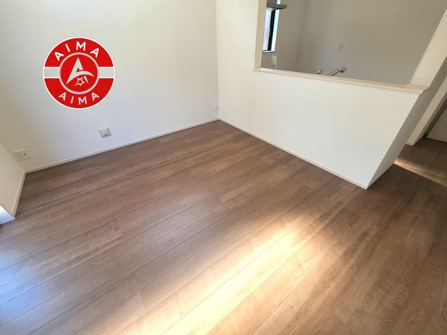 福岡市城南区樋井川5丁目第1-2棟（A号棟）のダイニング|キッチンから立ち込める香りが今日の料理を期待させます。