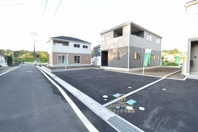 Cradlegarden　 常陸太田市増井町　第1　2の駐車場|駐車場は十分なスペース。ご家族それぞれが車をご所有の場合や、来客の際も安心です。
内覧可能です。ご予約はHPから、またお電話でもお気軽にどうぞ。