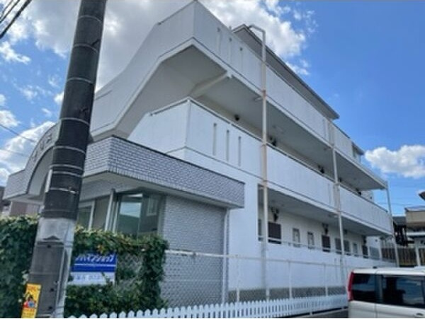 アリス一つ山のエントランス
