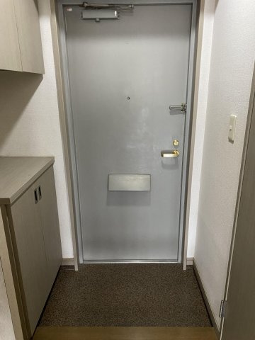 ティファニーヒルズの玄関|明るい玄関です※別号室の写真です