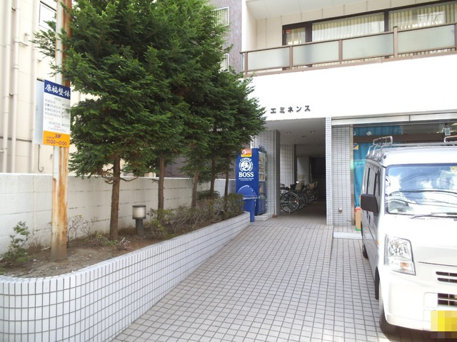 ＡＴエミネンスのエントランス|赤羽1番街側のエントランスです！