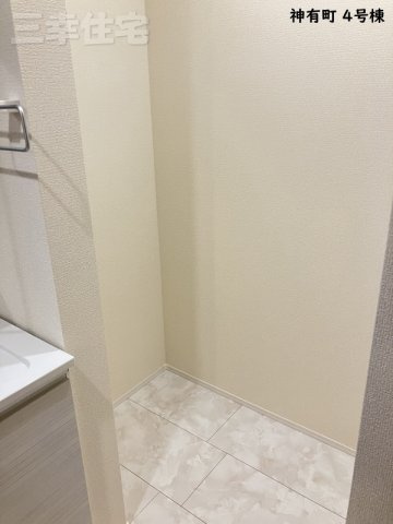 碧南市神有町4号棟の収納|洗面室には収納棚が置けるスペースがあります