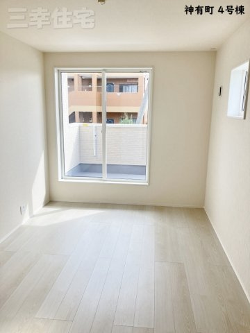 碧南市神有町4号棟の寝室|主寝室6.7帖。お部屋が2階に4部屋あります♪