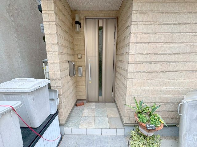 木川東戸建のエントランス