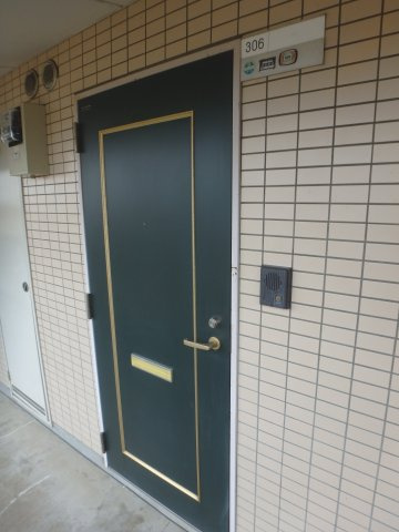 メゾンミルキーウェイの玄関|リフォーム中の為、以前の写真です。