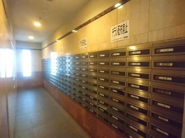 リーデンススクエアザ・シーズのその他共用部分|落ち着いた雰囲気と洗練されたデザインが住まう方を迎え入れます。