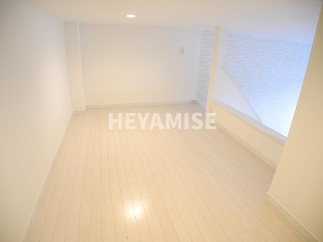 MODERN PALAZZO 諫早Primeの内装|ロフト(高さ約130cm)　※室内画像は別号室のもの