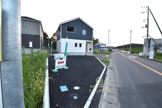 Cradlegarden　 常陸太田市増井町　第1　4の駐車場|駐車場は十分なスペース。ご家族それぞれが車をご所有の場合や、来客の際も安心です。
内覧可能です。ご予約はHPから、またお電話でもお気軽にどうぞ。
