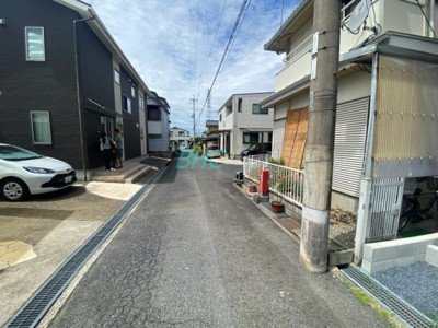 【前面道路含む現地写真】 | 守山市吉身３丁目　分譲2区画1号棟