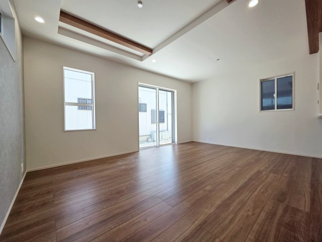 【居間・リビング】 | 半田市前田町　4号棟