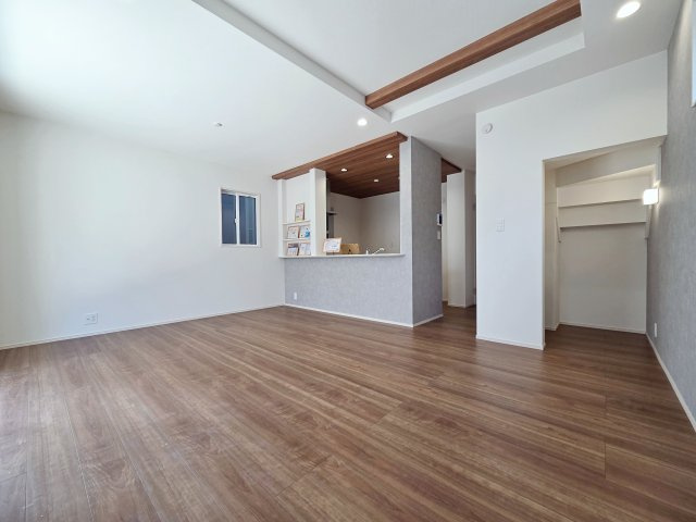 【居間・リビング】 | 半田市前田町　4号棟