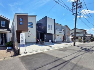 【前面道路含む現地写真】