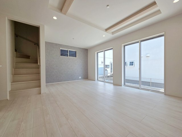 【居間・リビング】 | 半田市前田町　2号棟