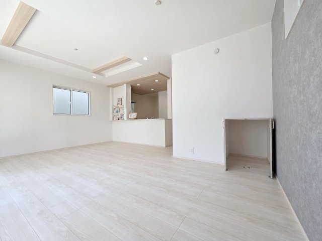 【居間・リビング】 | 半田市前田町　2号棟