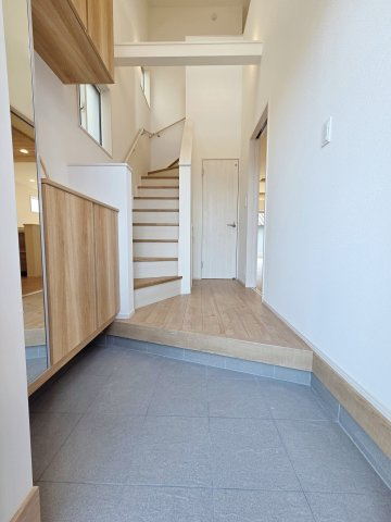 【玄関】 | 半田市前田町　1号棟