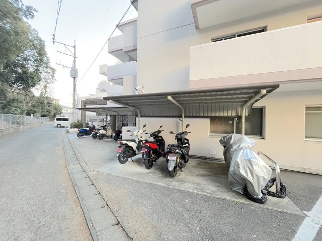 老司エクセル15の駐輪場