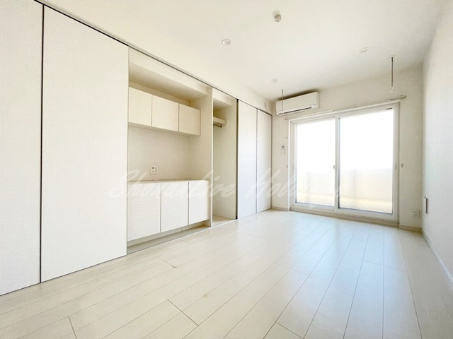 藤沢市大鋸２丁目の賃貸マンションの居間・リビング|おしゃれな洋室♪