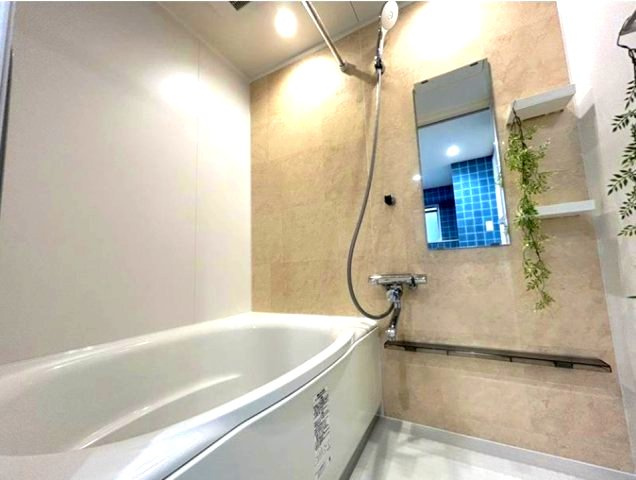 ルネ芦屋親王塚の浴室|2022年9月入替済み
時間を気にせずゆっくりとバスタイムが楽しめる浴室