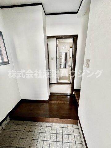 守口市大日町４丁目戸建ての玄関