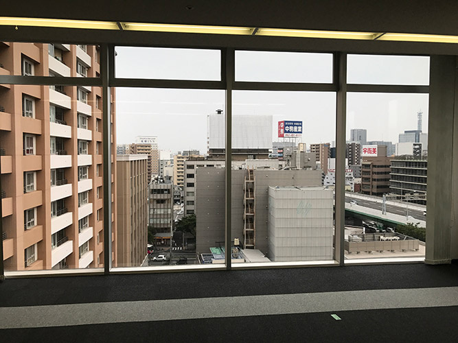 名駅イーストビルの内装