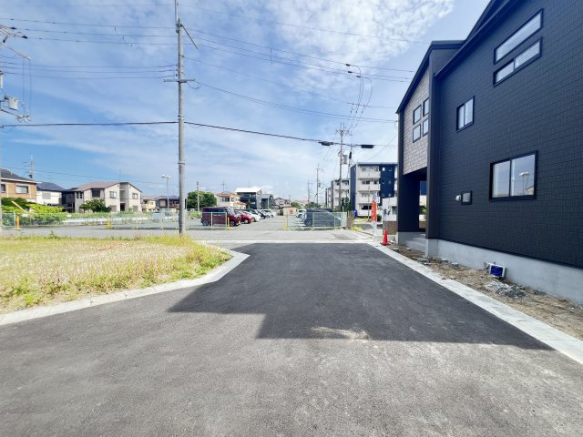 大和高田市曽大根２丁目全1棟の前面道路含む現地写真