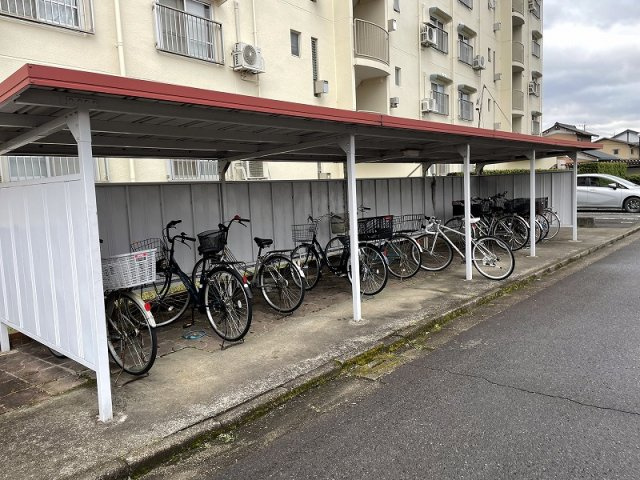 月丘団地　4号棟　の駐輪場