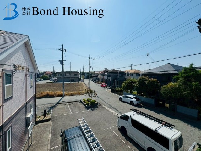 内装リフォーム済み物件　大沢2丁目　中古戸建の前面道路含む現地写真