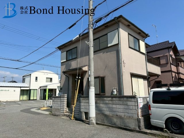 内装リフォーム済み物件　大沢2丁目　中古戸建の前面道路含む現地写真