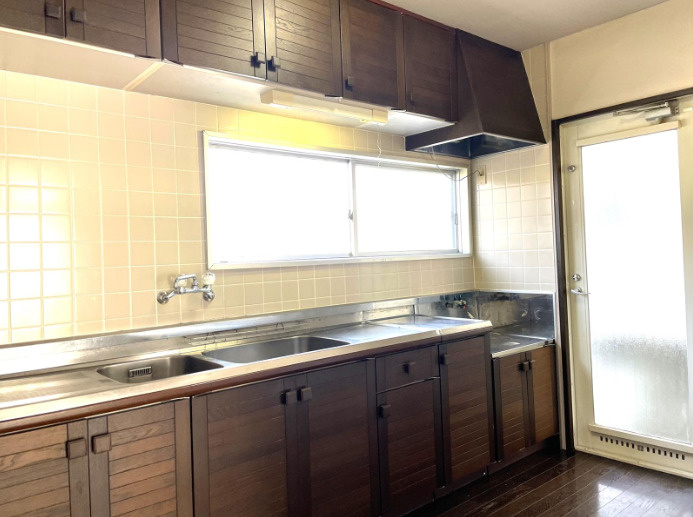 「軽量鉄骨造4LDKS」高知市朝倉己　中古一戸建　のキッチン