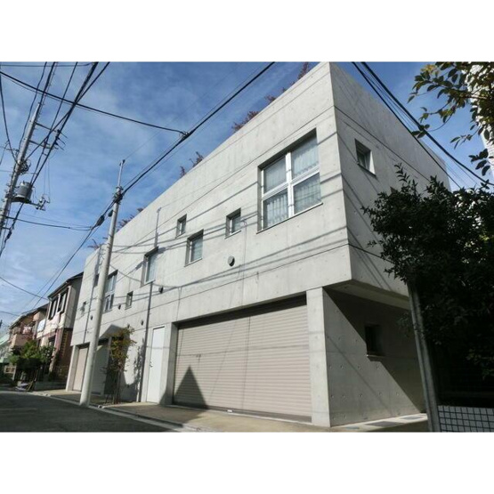 【外観】 | 中野nine’s core | 鉄筋コンクリート造のがっちりとした建物。