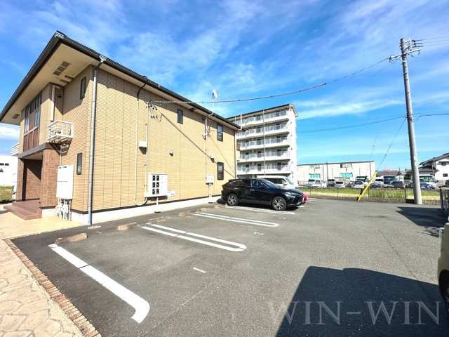 ロイヤルフォートの駐車場