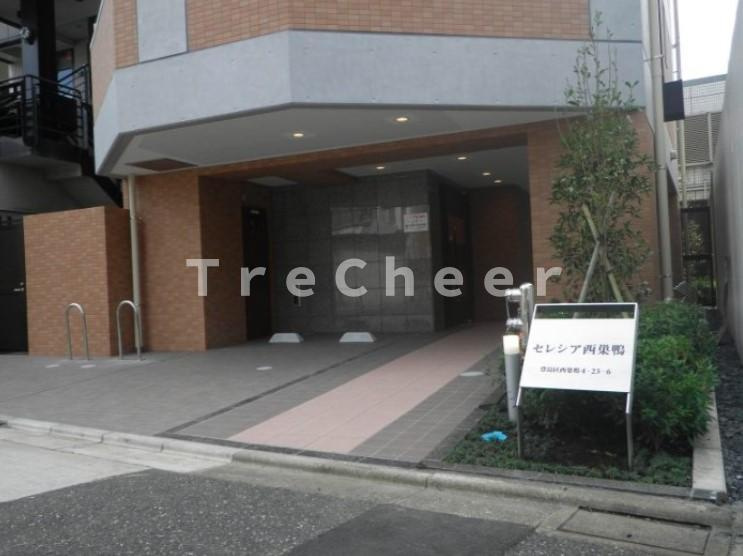 セレシア西巣鴨のエントランス