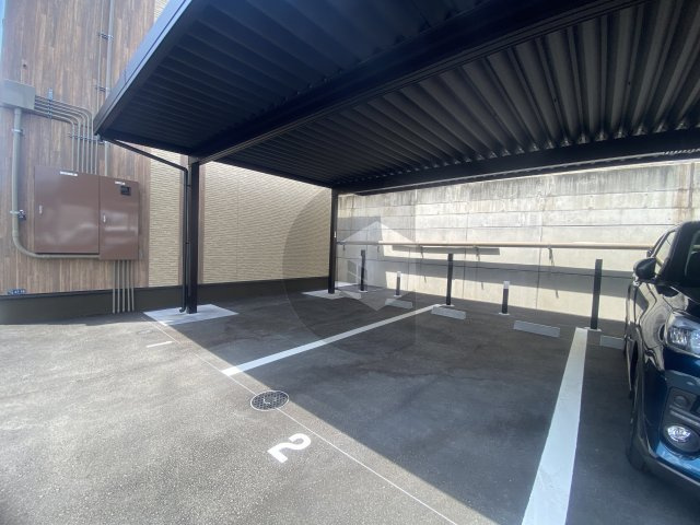 PORTO稲田本町の駐車場