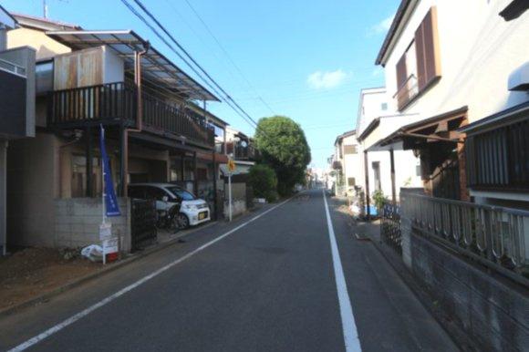【東大和市南街２丁目の外観|商業施設や病院が徒歩9分圏内に揃い、日々の暮らしを支える住環境です。