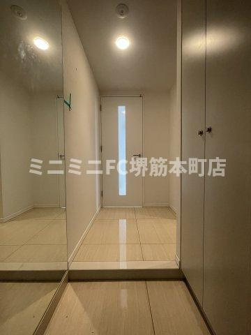 リセス大阪イーストの玄関