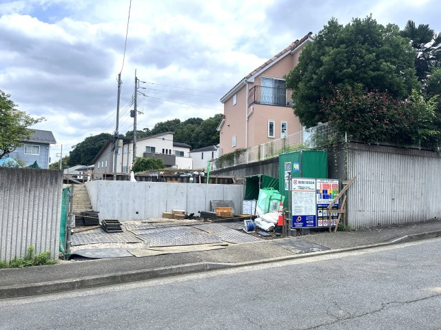 横浜市緑区長津田みなみ台２丁目新築一戸建ての前面道路含む現地写真|2026年7月撮影