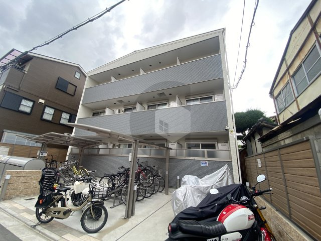 クリエオーレ小若江の外観