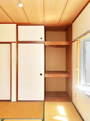 【収納】 | タウンハウス北別府2 | 2階和室の押入れと天袋